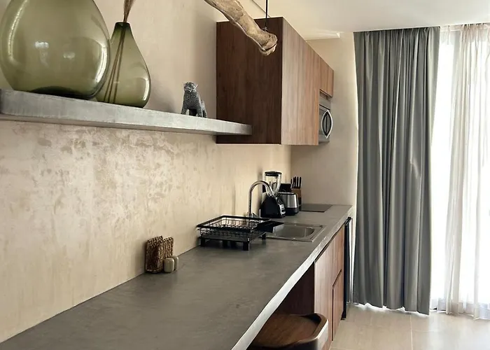 Your Perfect Space, Gf With Pool Access For 3 *
